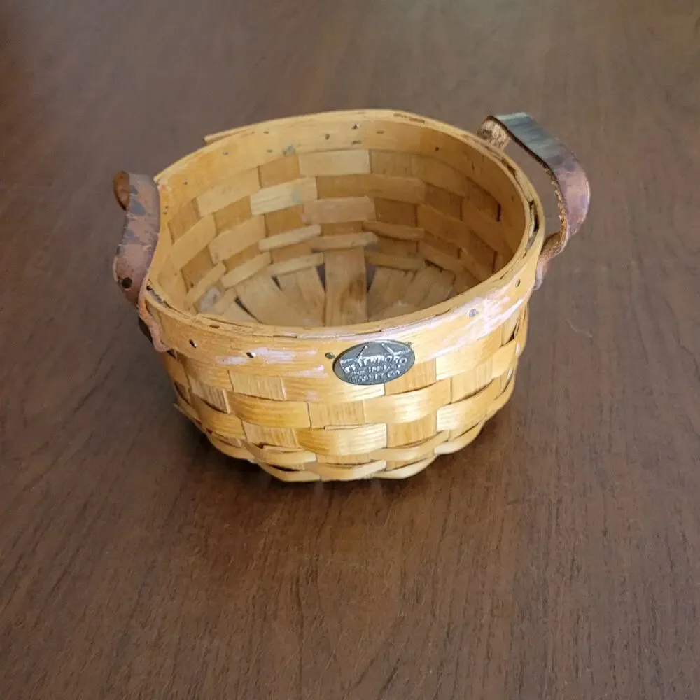 Vintage Peterboro Basket Company Round Basket Leather handles Diameter 7.25